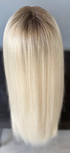 將圖片載入圖庫檢視器 26” PLATINUM SYNTHETIC HUMAN HAIR BLEND STRAIGHT LACE FRONT WIG
