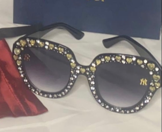 BLACK HEART & DIAMOND STUDDED RHINESTONE FASHION SUNGLASSES