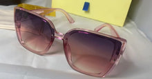 Load image into Gallery viewer, CLEAR PINK FASHION GLASSES WITH BOX
